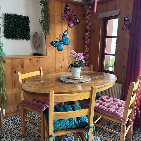 Apartament Au Manoir Des Sens - Escapade Insolite Aux Parfums Et Couleurs D *